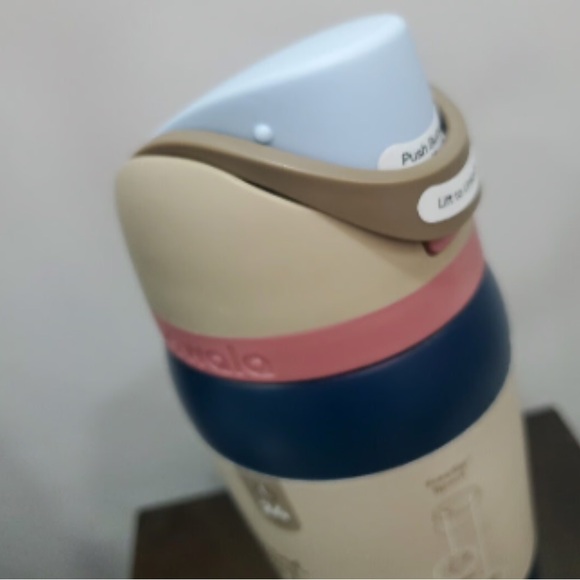 Owala 32 oz Freesip Stainless Steel Bottle color is Sleepy Skies - Picture 13 of 13